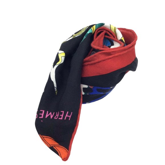 HERMES Triangle Scarf Rosange - Picture 2 of 10